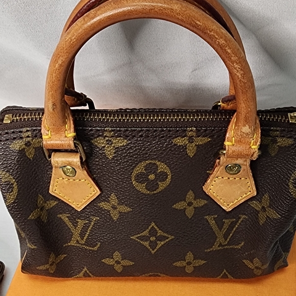 LV Monogram Vintage Nano with Strap - Picture 3 of 14
